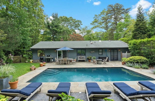 Cozy Southampton Home with Private Pool, Outdoor Dining, Perfect for Families