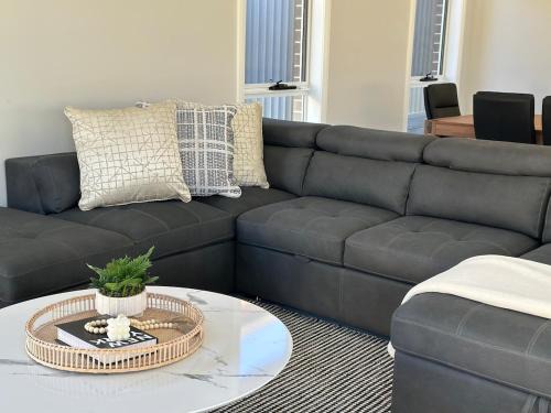 Cozy & Spacious 5BR Family Home with Free On-Site Parking