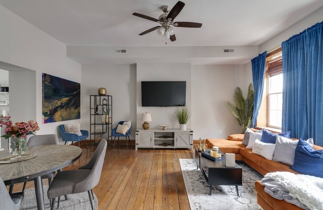 Cozy, Spacious Home Downtown Close to Night Life