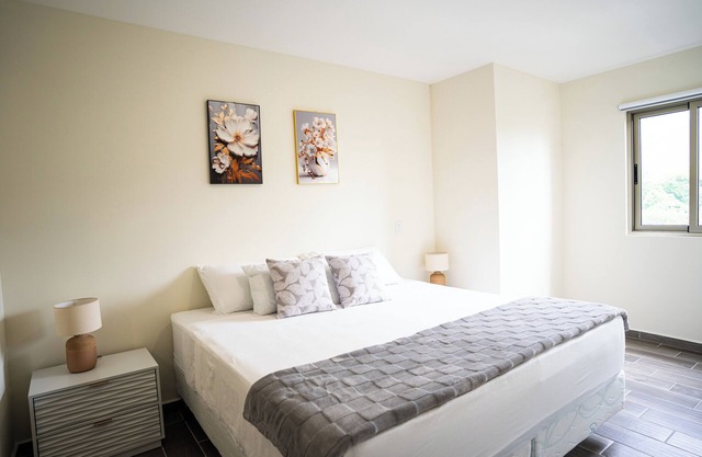Cozy Stay Near Everything