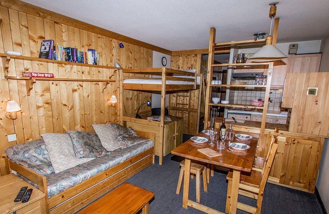 Cozy Studio · Central Location · Balcony · Near Ski Lifts