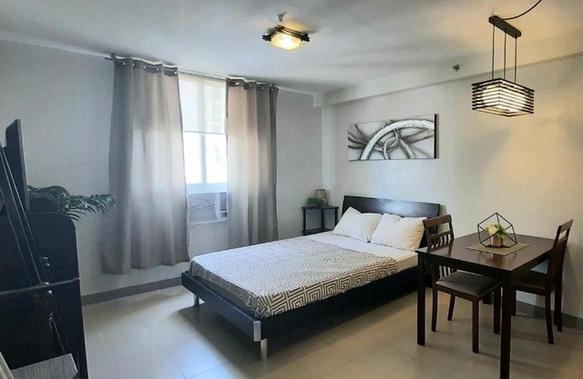 Cozy Studio near Beaches with NetFlix and Pool
