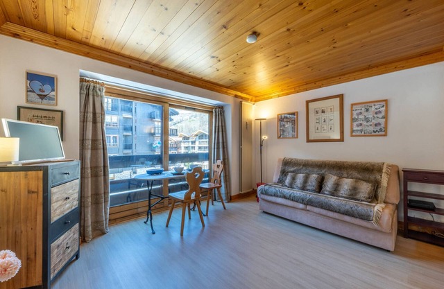 Cozy Studio with Wifi in Central Location, Close to Slopes, Pets Welcome