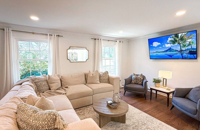 Cozy & Stylish Escape | Ideal Location
