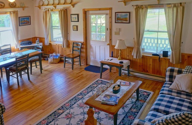 Cozy Summer House on Idyllic Waterfront at The Manor at Panmure