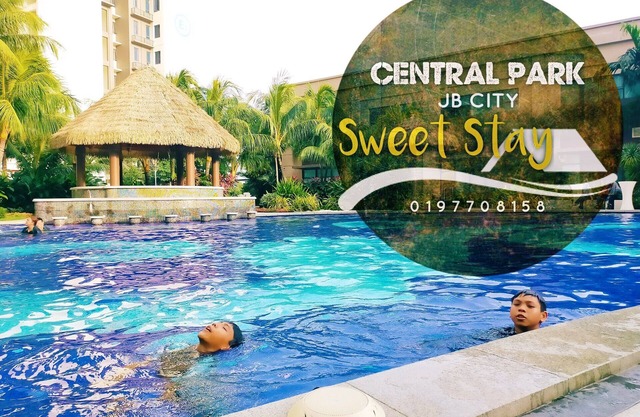 Cozy Sweet Stay in JB Town