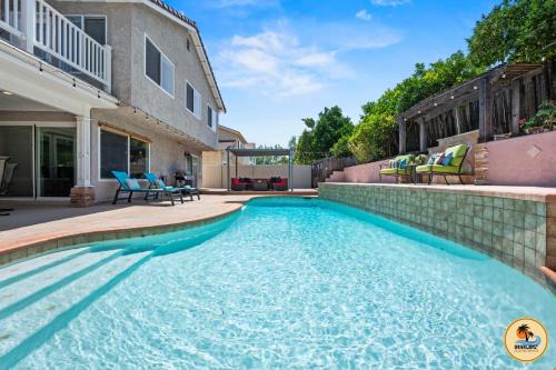 Cozy Tierrasanta Escape-4BR, Pool, Firepit, Games!