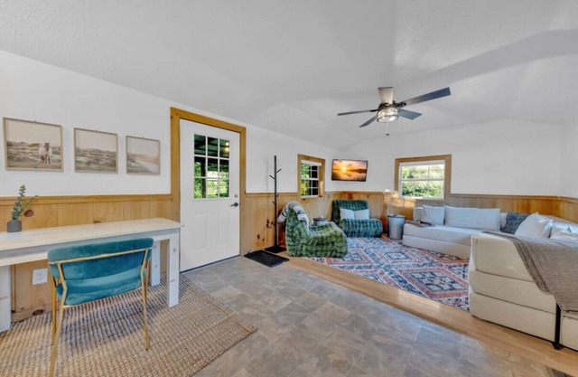 Cozy Tiny Home by Big South Fork