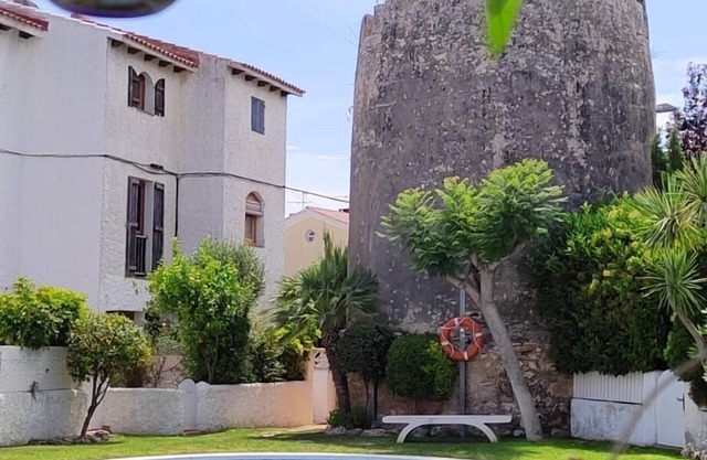 Cozy townhouse with pool in Torredembarra