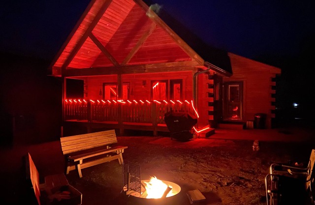 Cozy Villa next to Jellystone - 3 Bears Lodge Water Parks - 3 bedrooms