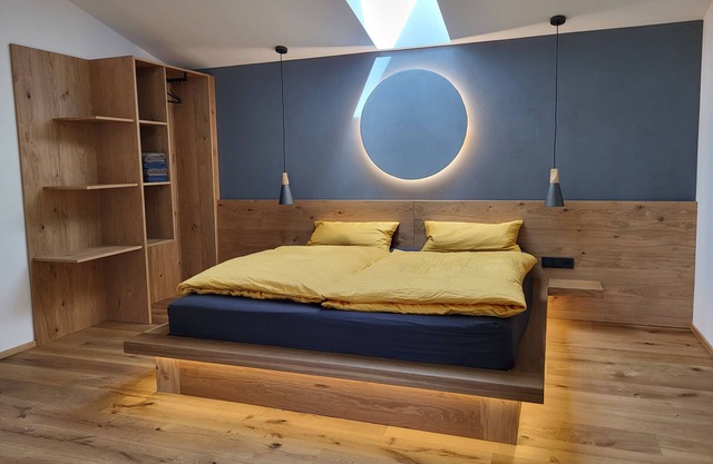 CozyFox – Stylish Alpine Apartment with Rooftop Terrace and Mountain Views