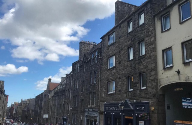 Crags View Apartment On The Royal Mile