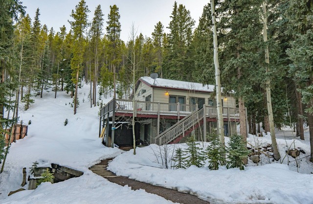 Creekside Getaway in Evergreen