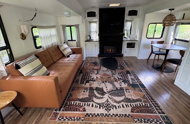 Creekside Magic in Luxury RV on Working Farm