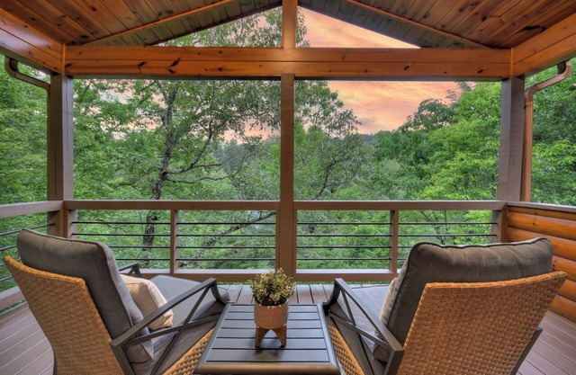 Creekside Soaks, Swimming Hole Splashes, & a Hidden Waterfall - The Overlook on Fightingtown