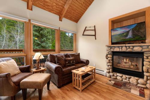 Creekside Suites 05 by Estes Park Condos