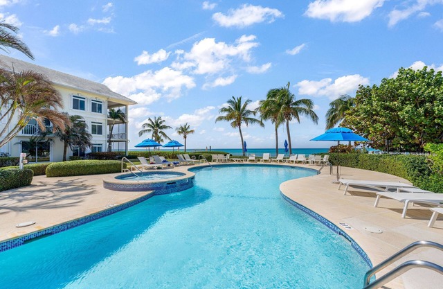 Crescent Point 18 - Spacious 3 Bedroom condo rented by Cayman Villas