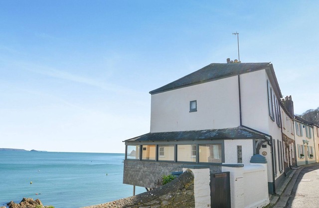 Criterion Cottage - sleeps 4 guests in 2 bedrooms