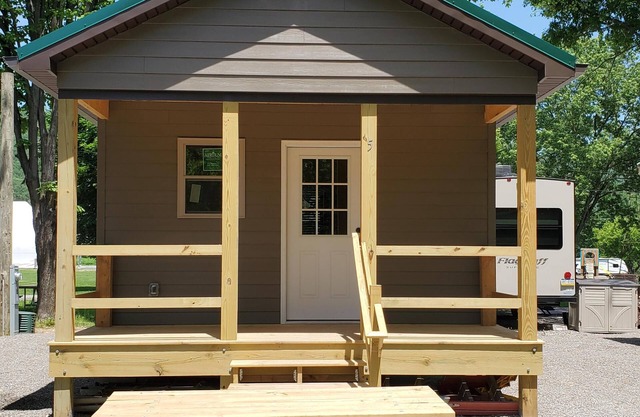 Crooked Creek Cabin 4 - Cabin Four: Spacious retreat in the PA Wilds, Pine Creek access, ideal for family adventures.