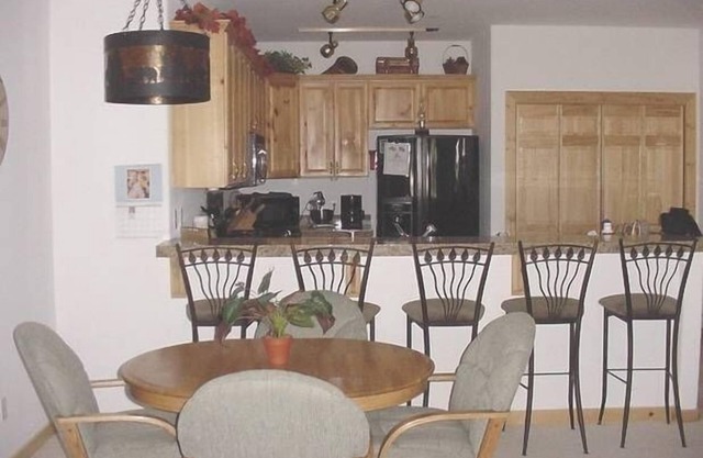 Crystal Bay Luxury Condo, close to beaches, casinos and Skiing!