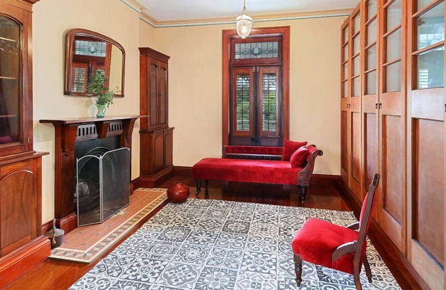 Currawong House Maleny, Georgian Style Manor