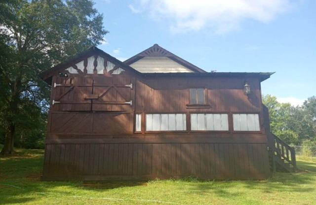 Custom Built Cabin/ManCave, Family Oriented