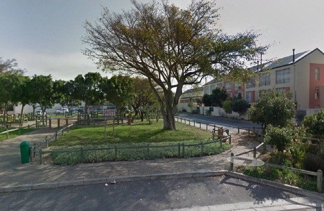 Cute & Bright Apartment in Parklands