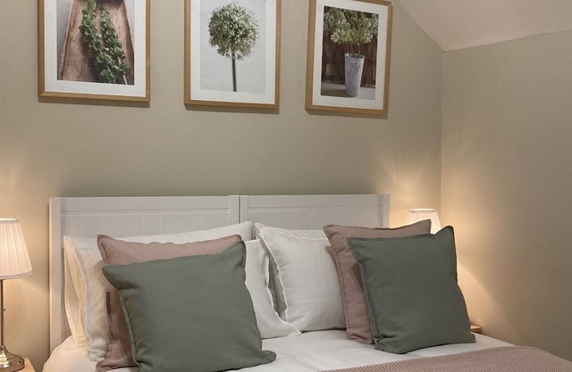Cute comfortable and characterful country cottage in the heart of England.