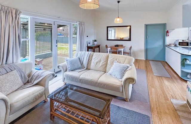 Cute Cosy 2BR House - Best Value