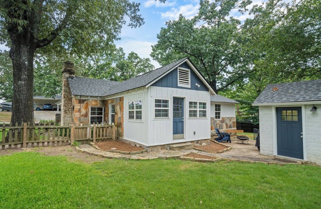 Cutest in Hot Springs "Amazing Place" Fully Restored-"English" Rock Cottage