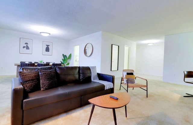 D.C. Escape | Modern Apt W Business Space & Gym