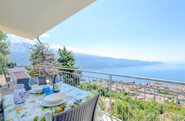 Da Guido with stunning Lakeview