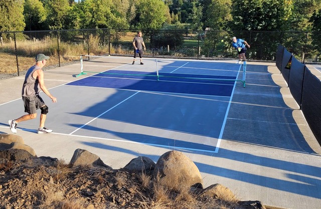 Dahlia Farm & Pickleball retreat near the Columbia River Gorge!