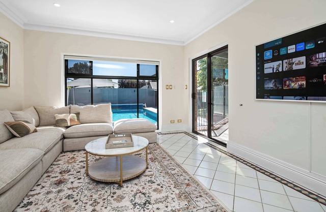 Daicos LUX Manor - Pool, Sleeps 12