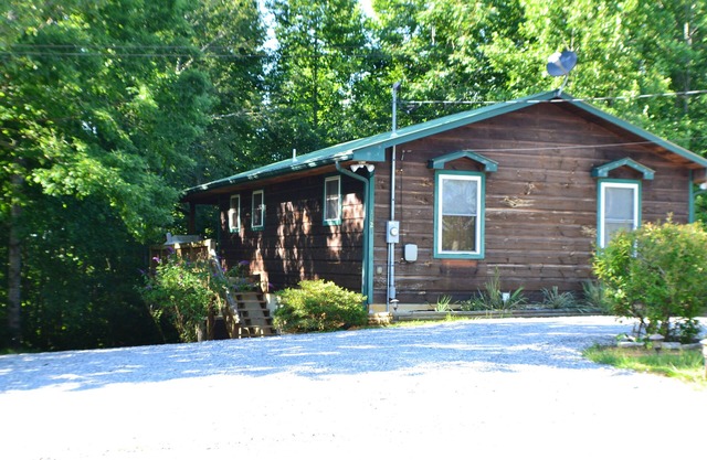 Dale Hollow Lake Paradise - Family Friendly, Pet Friendly, Party Ready!