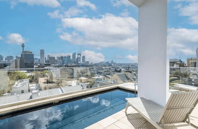 Darlinghurst - DH707 Victoria Street - 1BR with Iconic Harbour Views Balcony in Top of the Town Potts Point