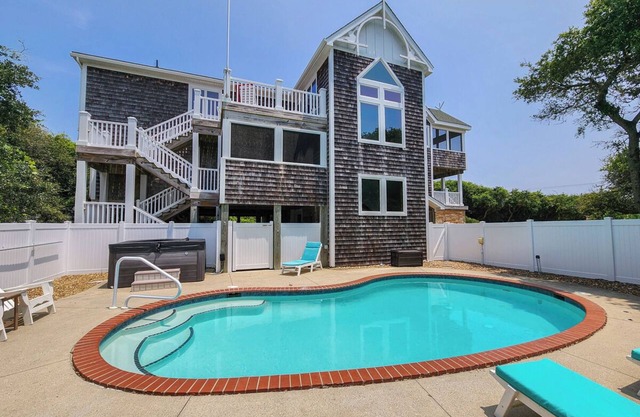 Dawn Treader - 6 BR Oceanside Vacation Home w/Private Pool, Hot Tub, Dogs Allowed