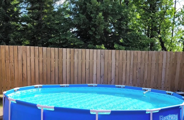 Dawson's Cabin is your private country getaway with seasonal pool and hottub.