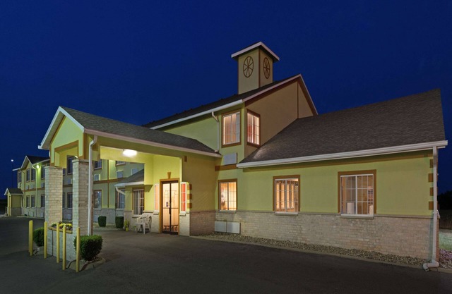 Days Inn by Wyndham Cameron
