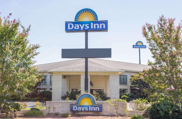 Days Inn by Wyndham Spartanburg Waccamaw