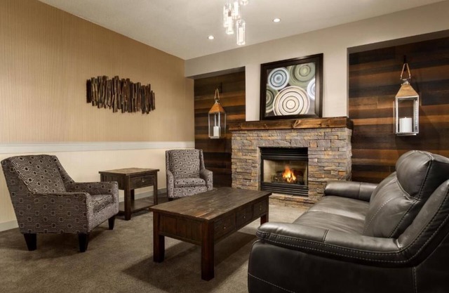 Days Inn & Suites by Wyndham Brooks