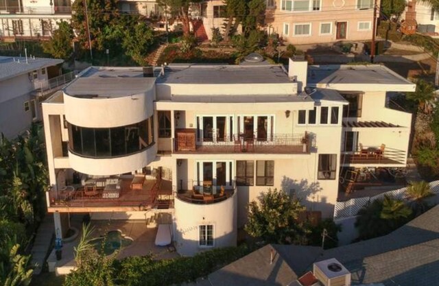 Dazzling 3 Story Mansion With Impecable Views