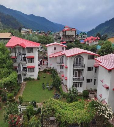De Vivendi Resorts, Manali with 35000 Sqft Open Lawn