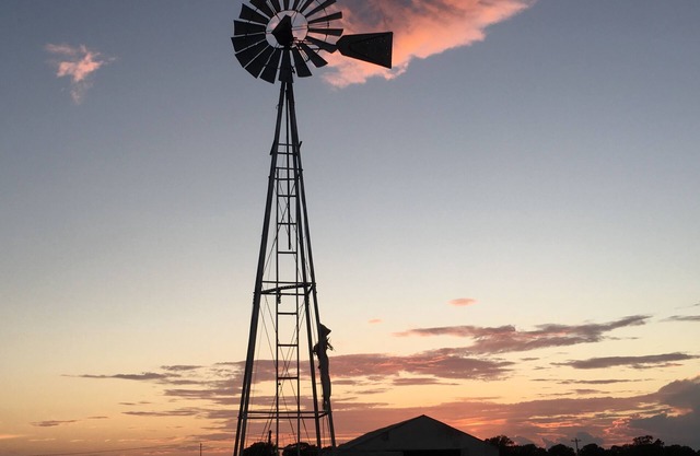 Deb's Country Farm House On The Open North Central Prairie