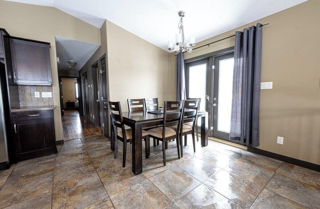 Deck & BBQ/Great Location/3 beds/1 Bath