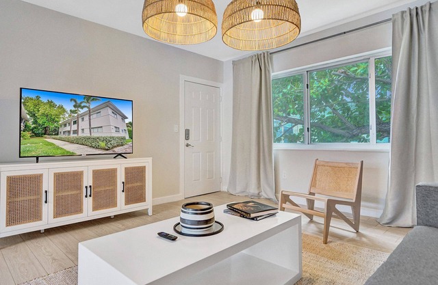 DECO Suite 1BD/1BA Miami Beach Lincoln Suite