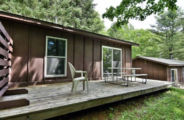 Deer Trail Resort Lakeside 4 on Lake Delta
