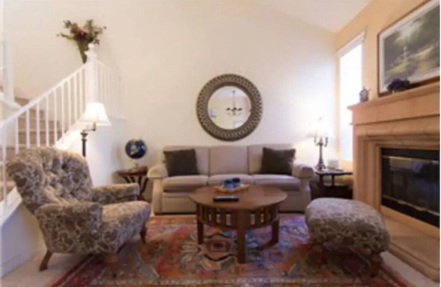 Del Mar Heights Hideway w/BBQ, Pool access, 5min drive to Beaches, 20min to Zoo