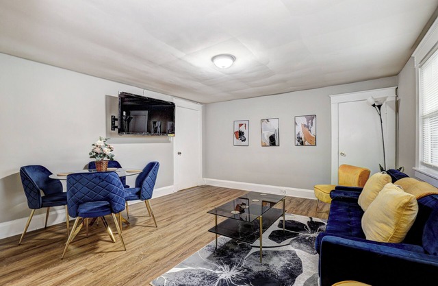 Delightful 2-bedroom unit with WiFi in Catonsville