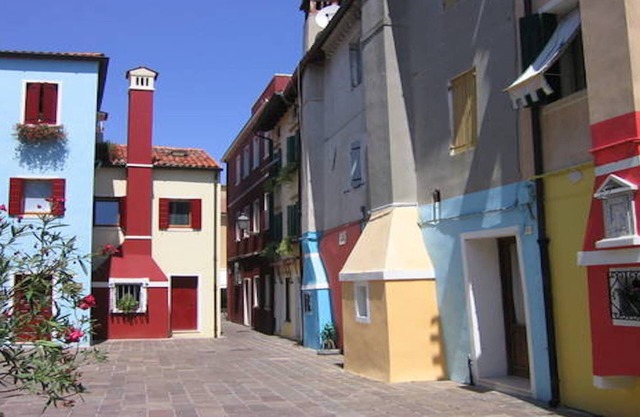 delightful holiday home in the historic center a few meters from the sea